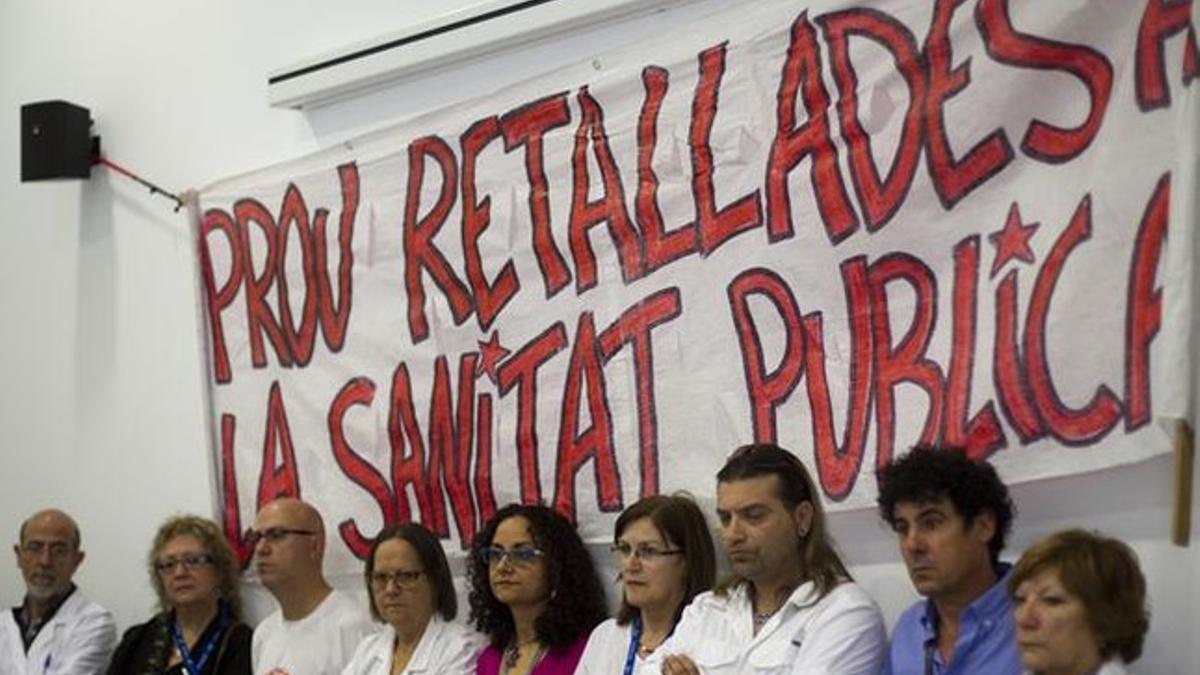 Protesta del comité de empresa del Hospital de Sant Pau por los recortes que sufre el centro, el pasado junio.
