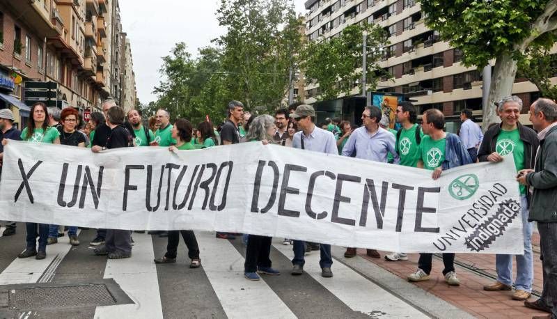 Fotogalería de la protesta en Zaragoza contra la 'ley Wert' y los recortes