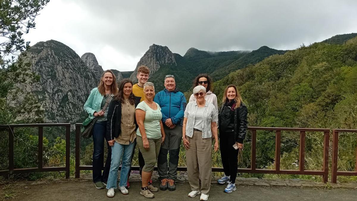Representantes de agencias suizas especializadas en turismo activo en su visita a la isla de La Gomera.