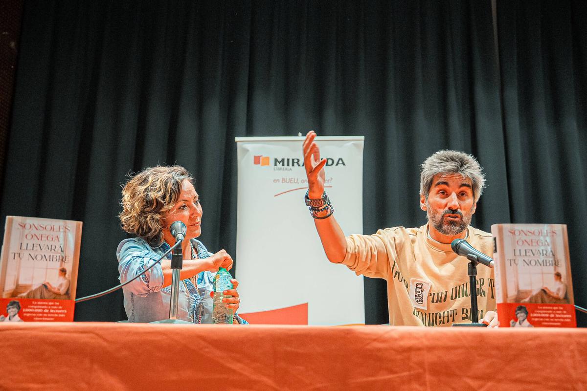 Bueu. Presentación de Sonsoles Ónega de su último libro.