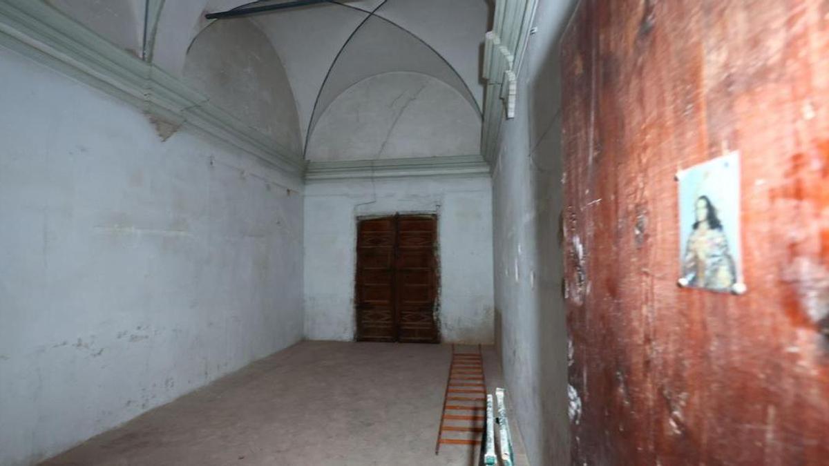 Imagen de una de las tres salas expositivas que se están adecuando para dar forma al museo parroquial de la iglesia arciprestal de Vila-real.