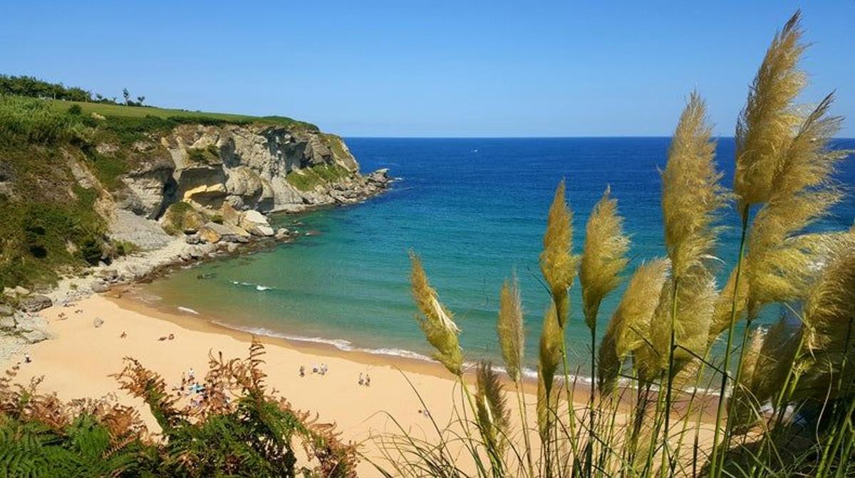 9. Playa de Mataleñas, Santander