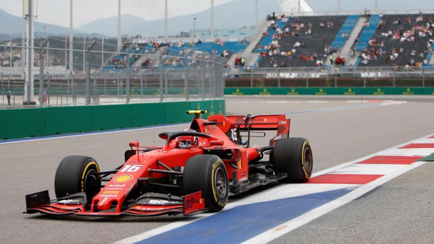 Leclerc en el circuito de Sochi.