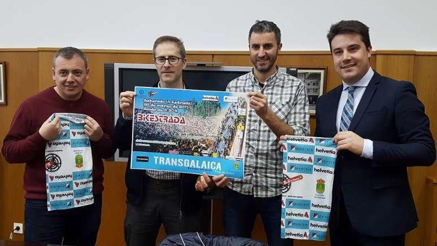 Presentación, ayer, de la Transgalaica de A Estrada. // Bernabé/Adrián Rei