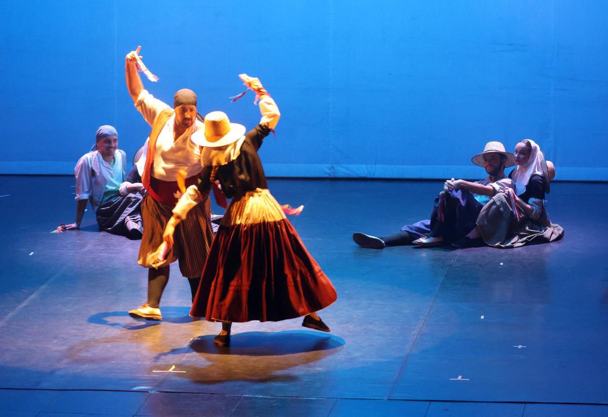 GALERIA | L’Esbart Dansaire Santvicentí estrena espectacle al Conservatori de Manresa GALERIA | L’Esbart Dansaire Santvicentí estrena espectacle al Conservatori de Manresa