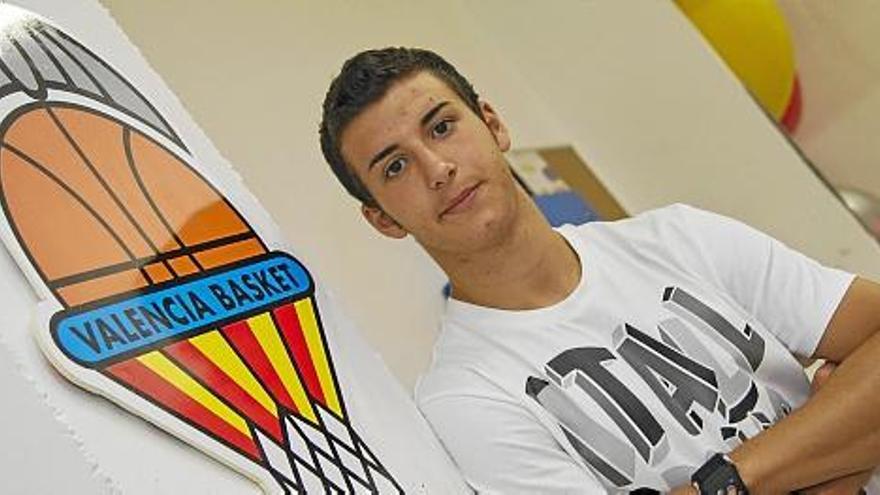 Tras una temporada y media en Lleida, que le han curtido como persona y jugador, a José Simeón se le presenta ahora la oportunidad de regresar a la que siempre ha sido su casa, el Valencia Basket .