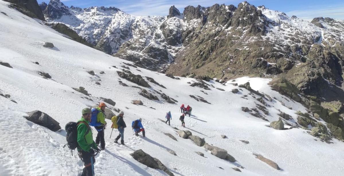Algunas excursiones han incluido la escalada.  | J.VALLÉS/ELS XOTS