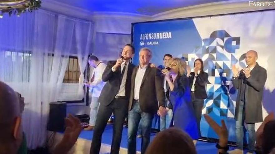 La hija de Juan Pardo interpreta &#039;Xuntos&#039; en un acto del PP en O Porriño