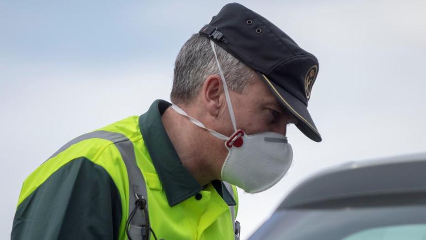 Imagen de archivo de un control de Guardia Civil en carretera.