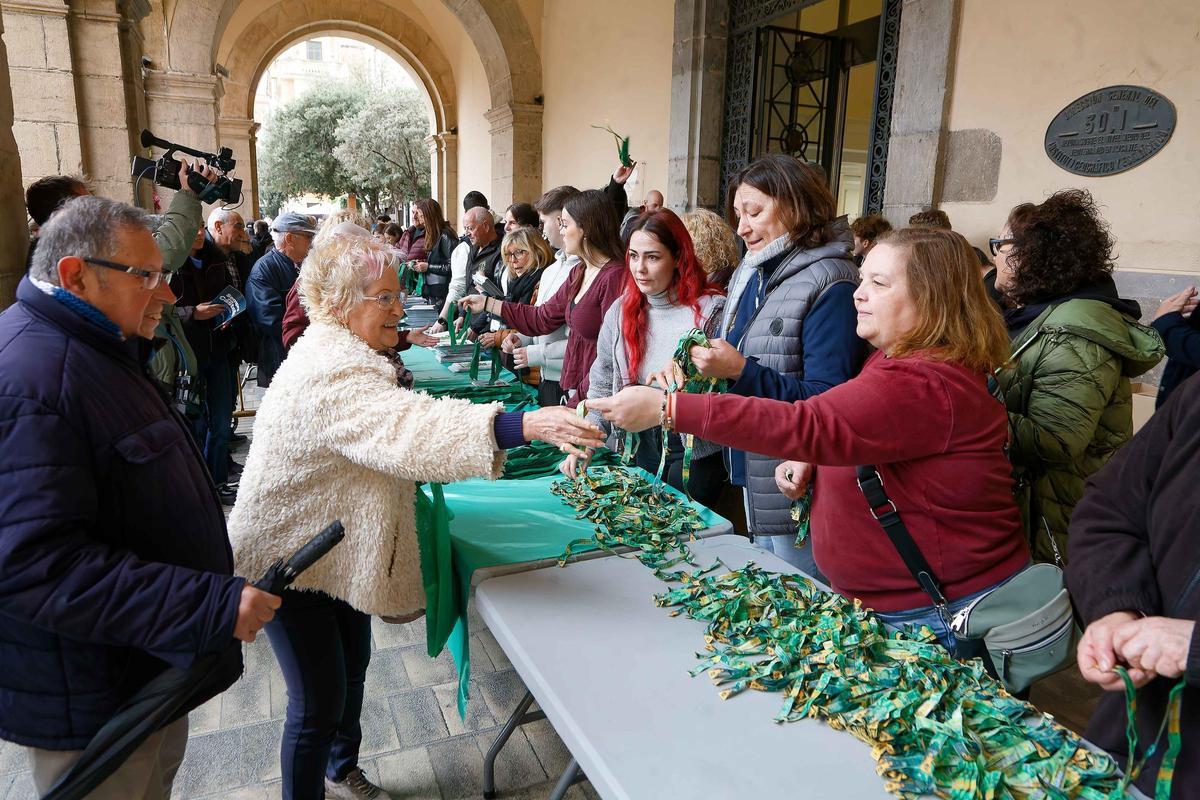 Búscate en la galería de fotos del reparto del ''libret' de Magdalena en Castelló