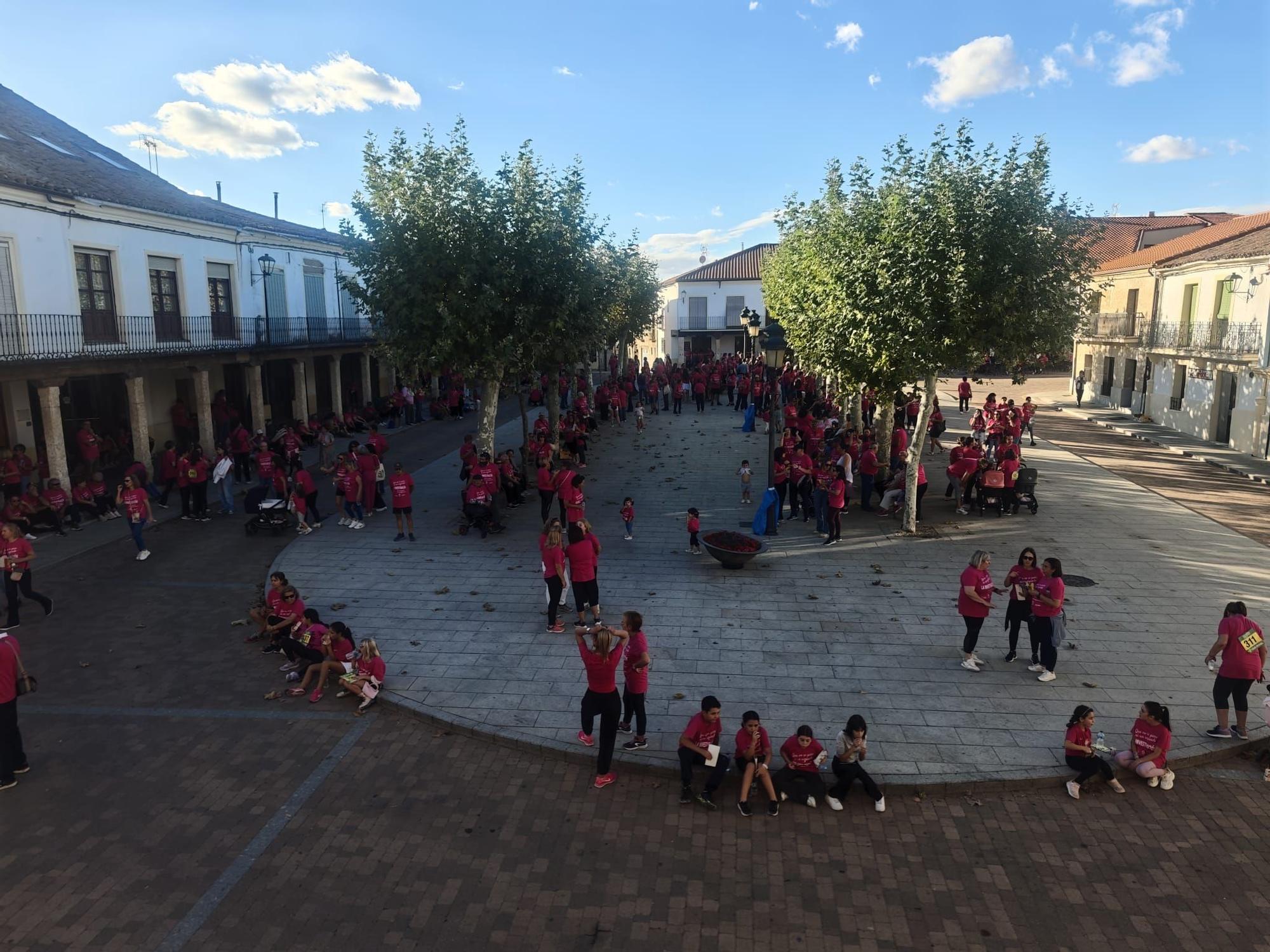 GALERÍA | La marcha de Fuentesaúco por el cáncer en imágenes
