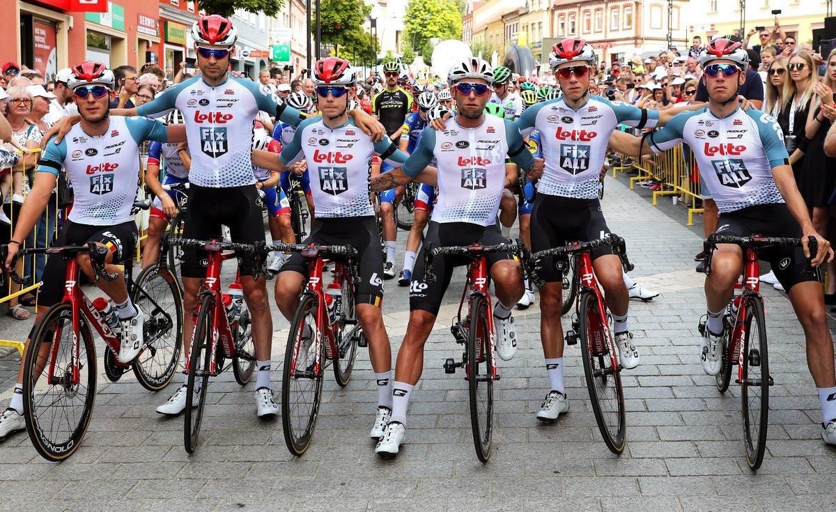 Jaworzno (Poland), 06/08/2019.- Riders of the Lotto Soudal team hold a minute of silence for their Belgian teammate Bjorg Lambrecht at the start of the fourth stage of the Tour de Pologne cycling race over 133.7km from Jaworzno to Kocierz, Poland, 06 August 2019. Bjorg Lambrecht, aged 22, of the Lotto Soudal team, crashed into a concrete culvert on the road during the third stage of the race. He was resuscitated and taken to hospital in Rybnik, where he died of his injuries. The organisers shortened the fourth stage by a 38.5km loop around Kocierz. The stage was also neutralized to pay respects to Lambrecht. (Ciclismo, Polonia) EFE/EPA/ANDRZEJ GRYGIEL POLAND OUT