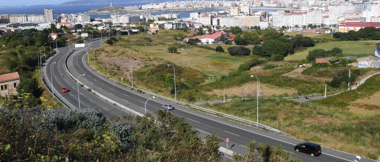 Vista de los terrenos del polígono de San Pedro de Visma, al otro lado de la tercera ronda.