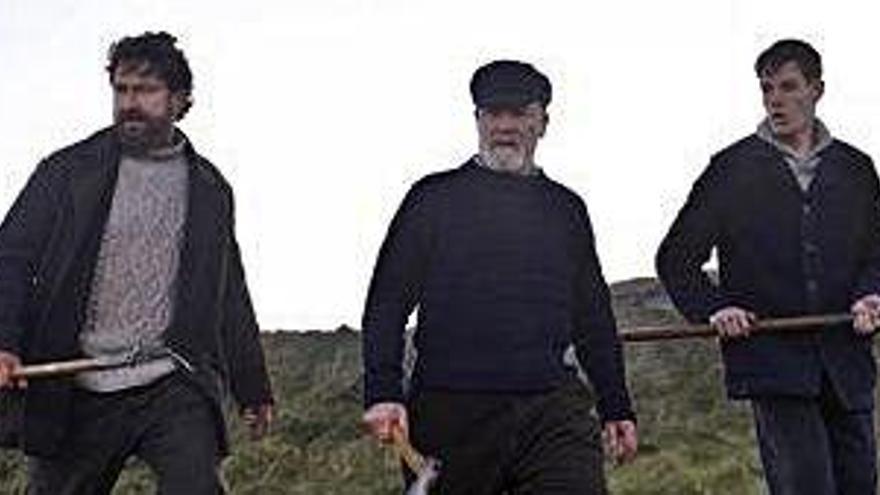 D&#039;esquerra a dreta, Gerard Butler, Peter Mullan i Connor Swindells