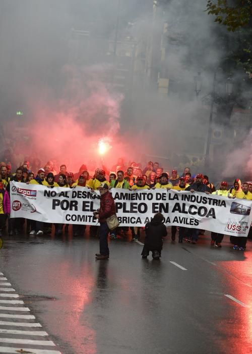 Marcha de trabajadores de Alcoa entre Avilés y Oviedo