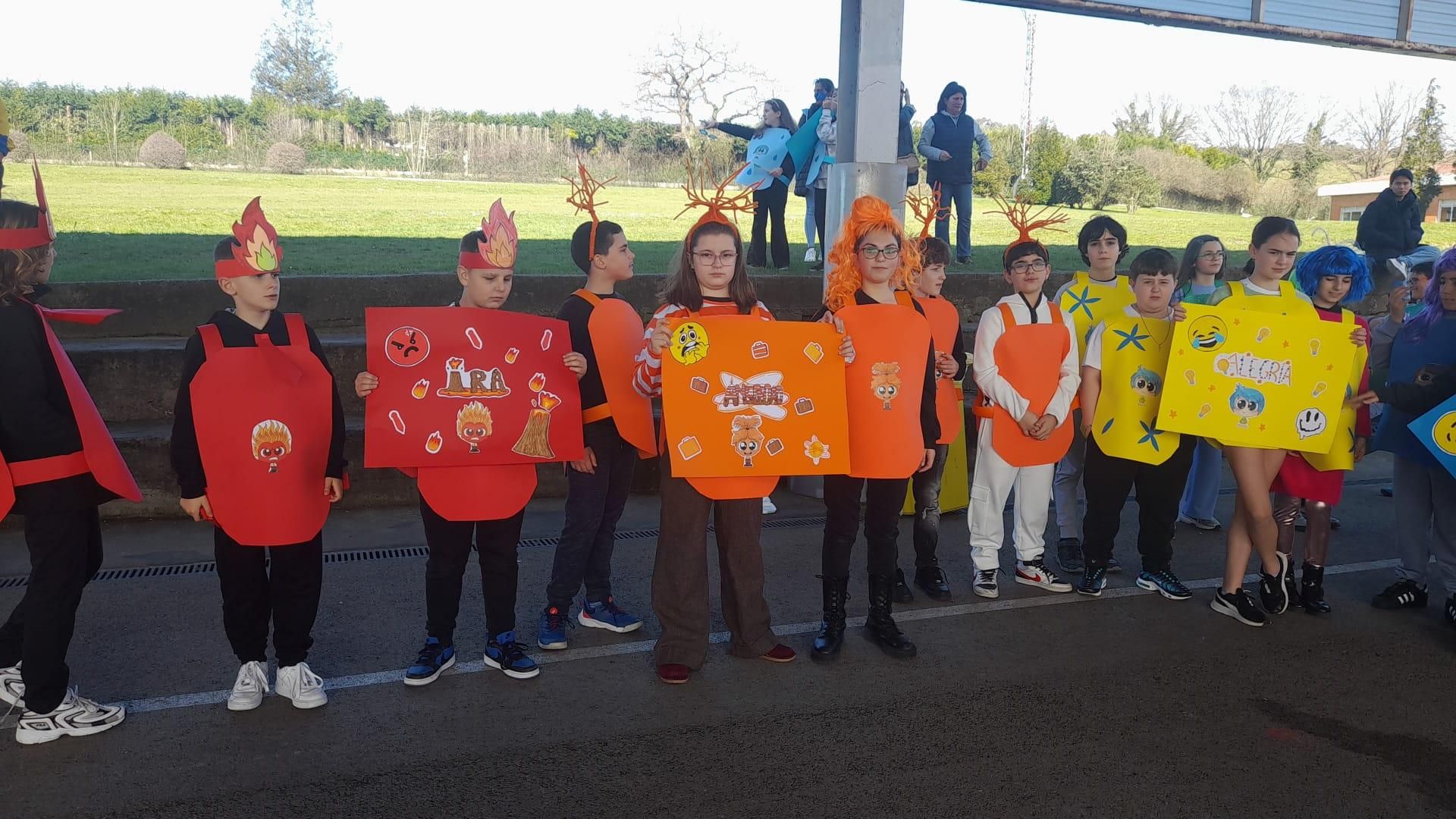 El Antroxu arranca en Lugo de Llanera: así ha sido el desfile de los niños del colegio