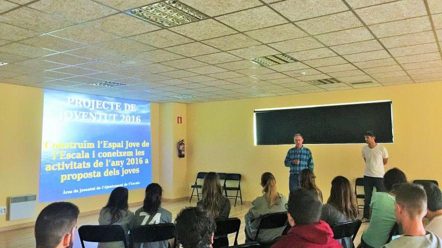 Presentació del pla a l&#039;assemblea de joves.