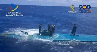 Interceptan un 'narcosubmarino' cerca de Cádiz y detienen a sus cuatro tripulantes