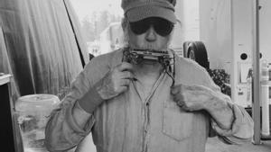 Neil Young commou a ‘Coastal’