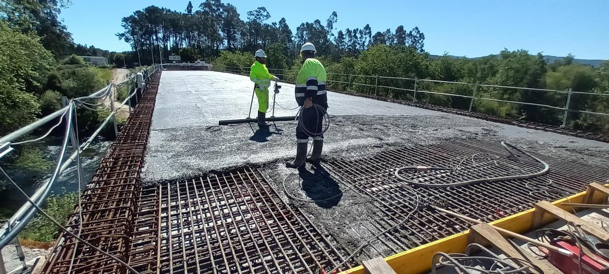 Hormigonado del tablero del puente de Santa Marta.