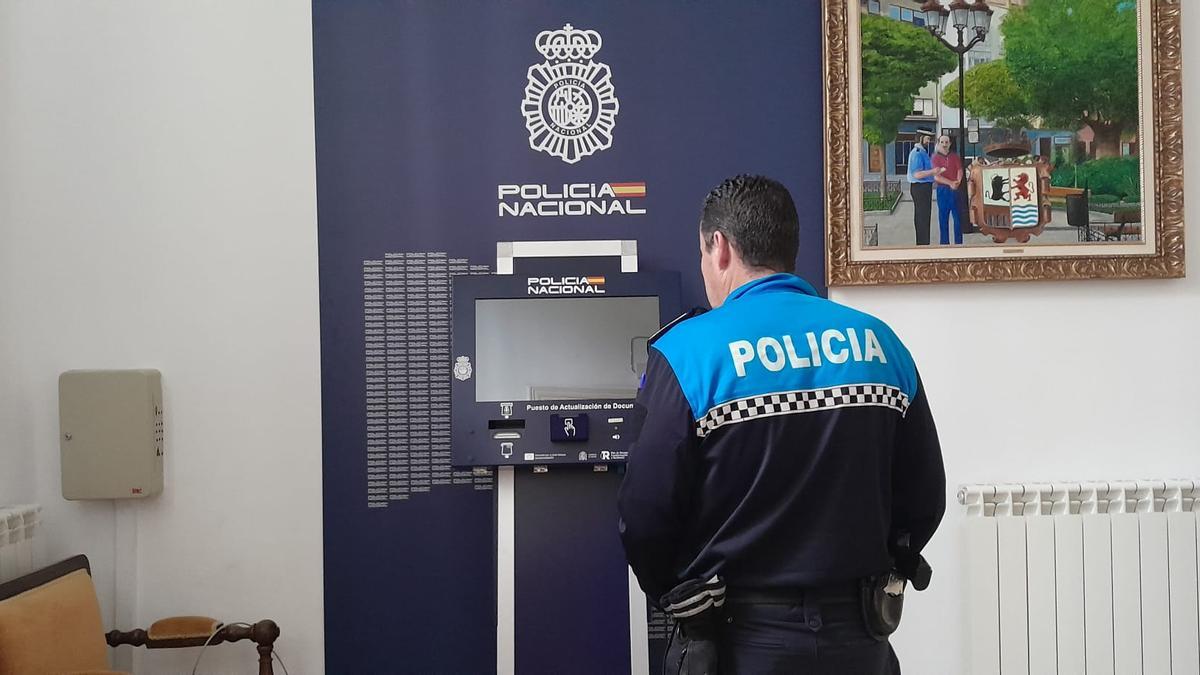 Nuevo punto de actualización del DNI electrónico en la Policía Local de Toro.