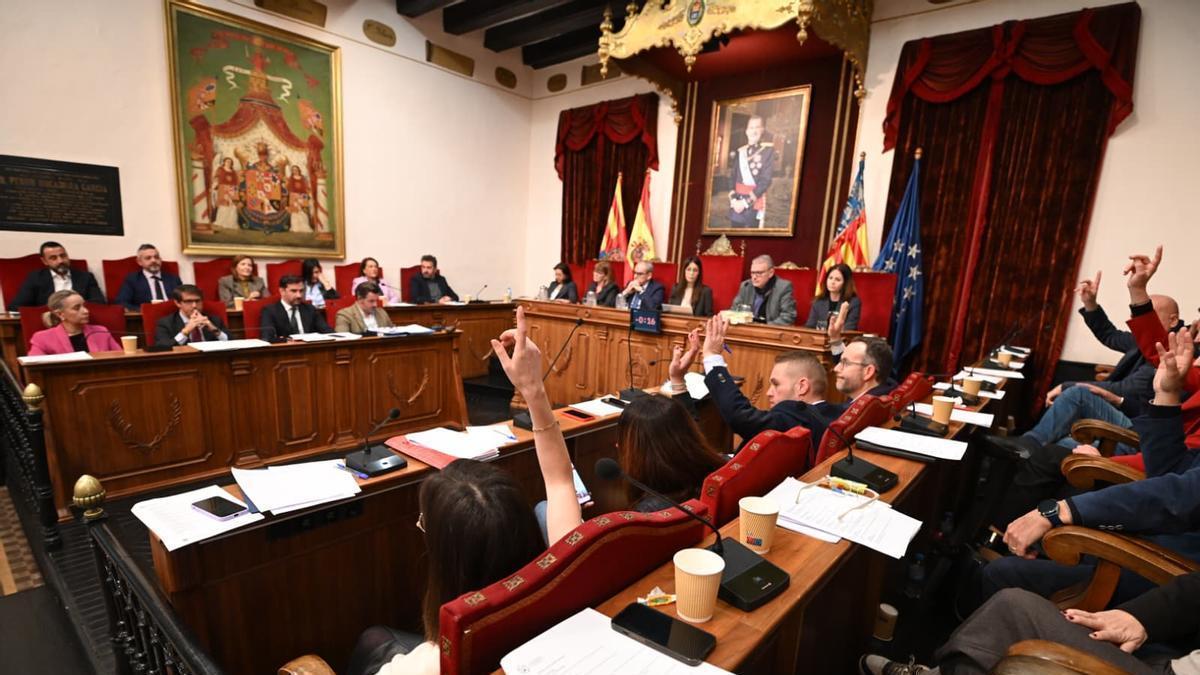 El PP defiende la «libertad de expresión» y el PSOE denuncia que «hay límites»
