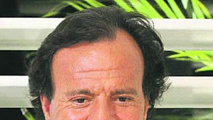 Julio Iglesias se arrepiente