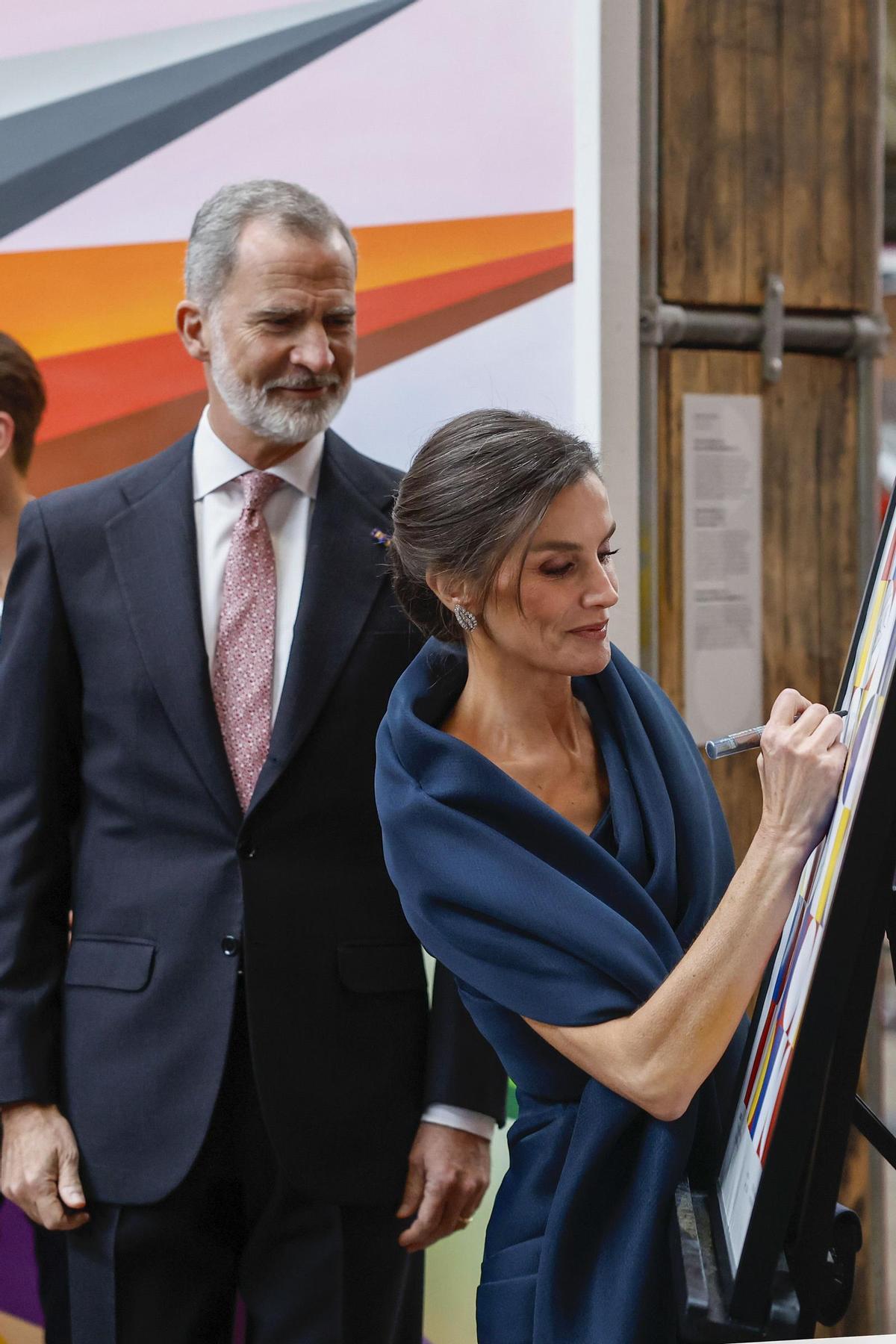 El rey Felipe VI y la reina Letizia, en su último acto en Amsterdam