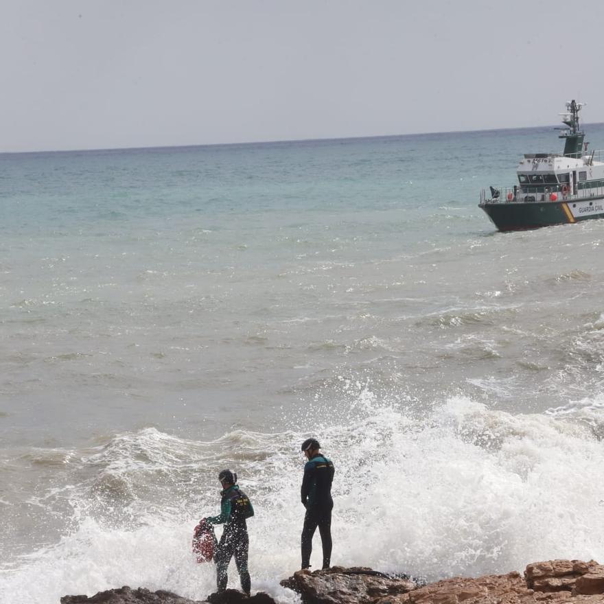 Búsqueda del hombre desaparecido mientras se bañaba en las calas de Torrevieja