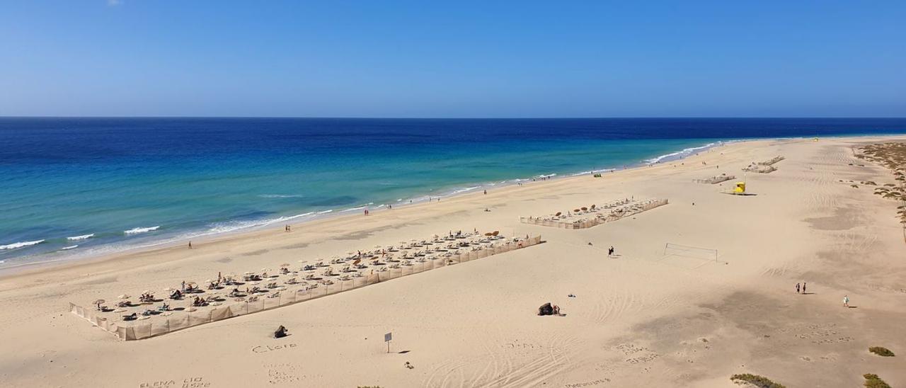 Panorámica de una de las playas ubicada en las cercanías  de la localidad de Morro Jable. | | LP/DLP