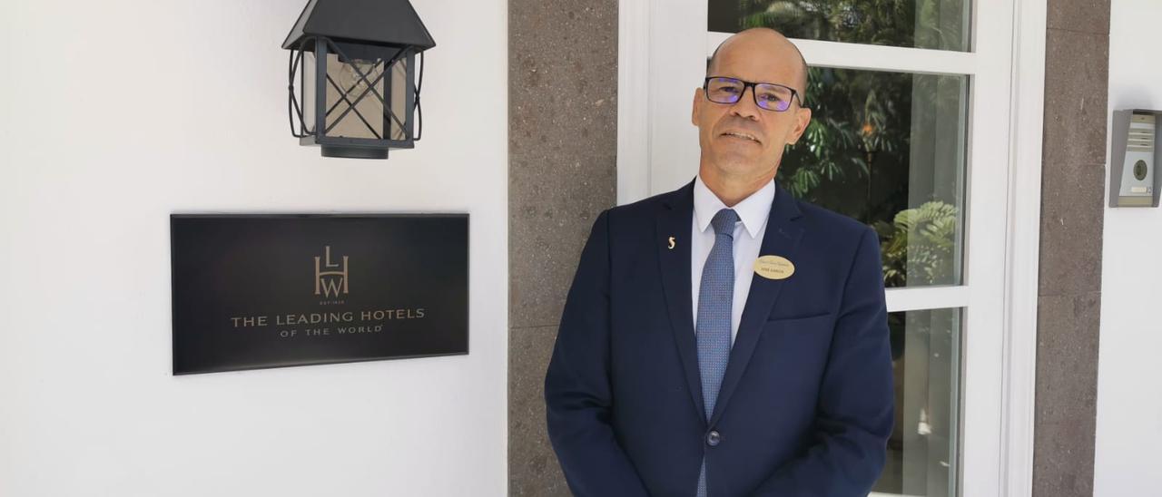 José García, segundo jefe de recepción del Seaside Grand Residencia Hotel de Maspalomas.