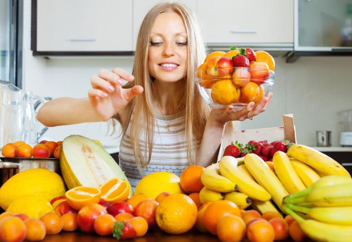 Menjar fruita per sopar ajuda a aprimar-nos