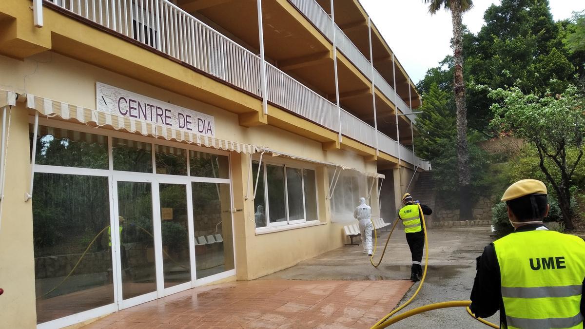 La residencia de Dénia, en una imagen de marzo, cuando la UME realizó labores de desinfección