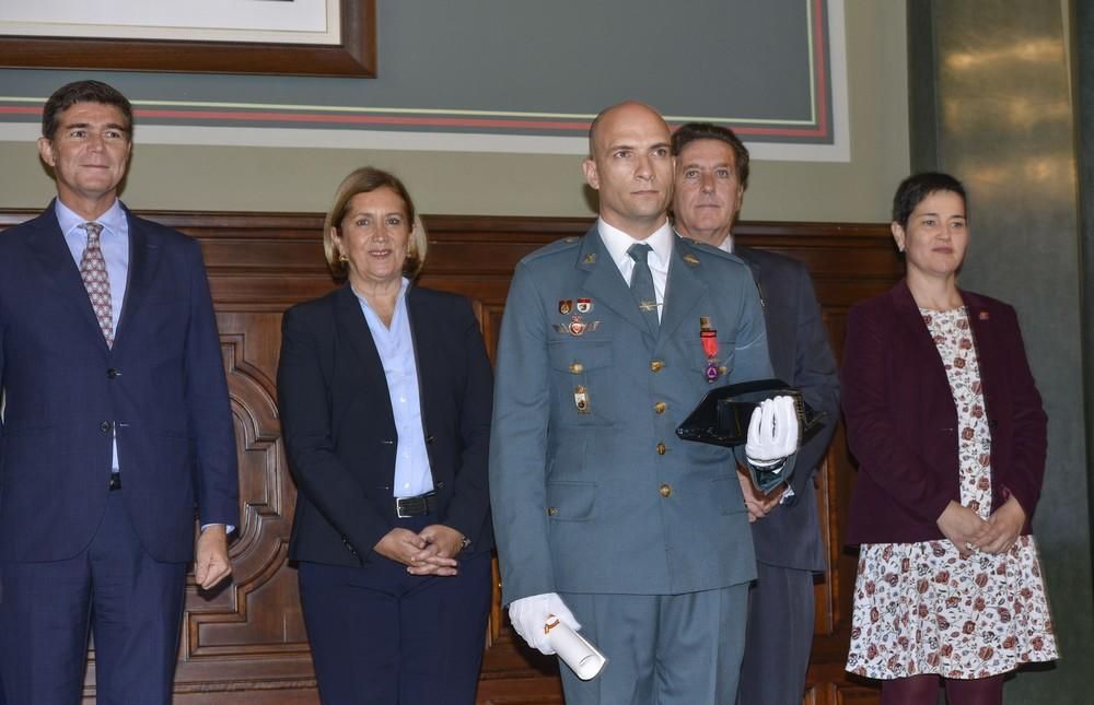 Entrega de medallas al mérito de la protección civil