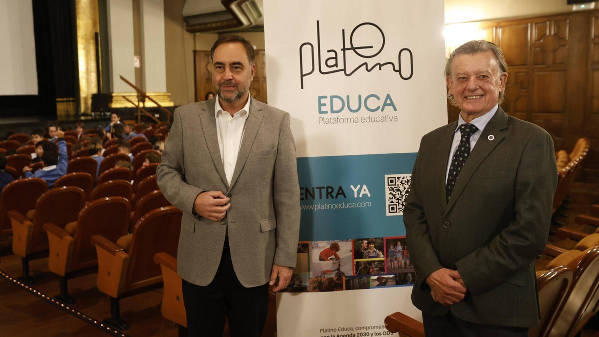 Octavio Dapena y José Ramón Prado durante la inauguración de Filmoviedo.