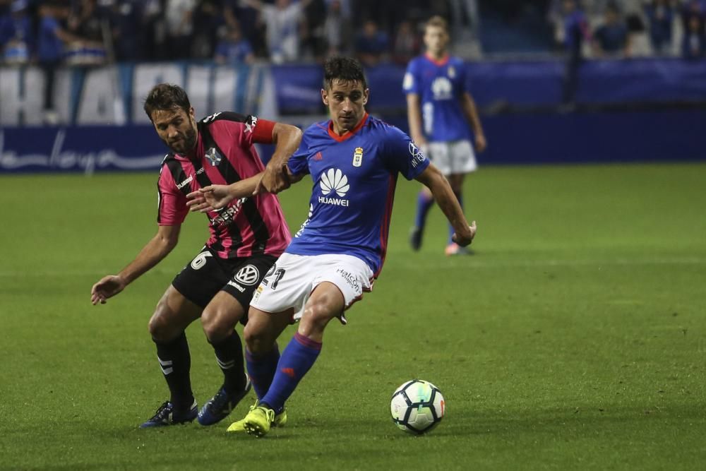 El partido entre el Real Oviedo y el Tenerife, en imágenes