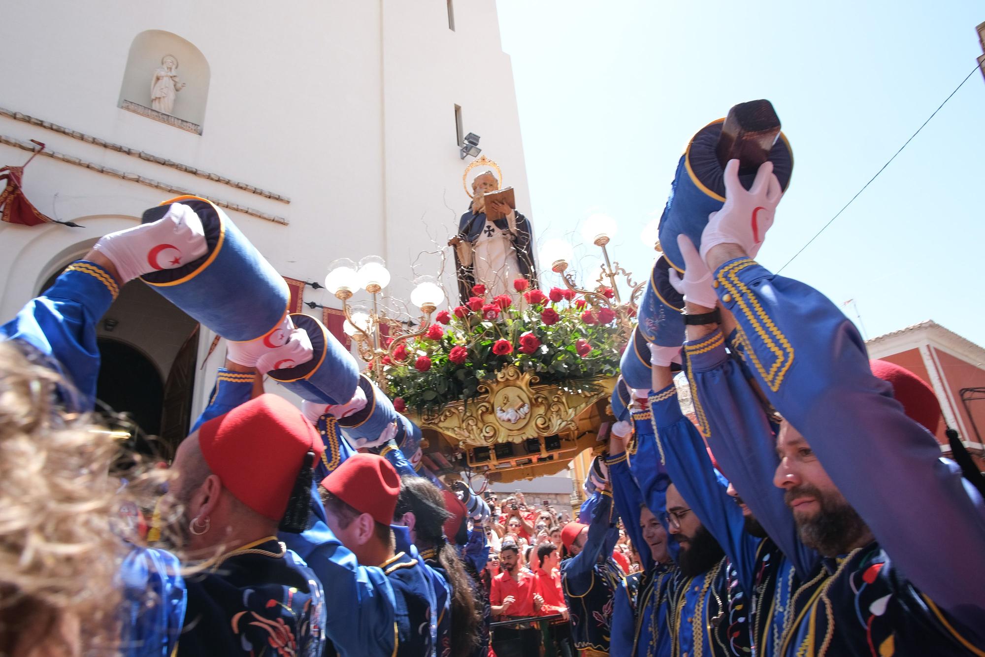 ¡Que viva Elda y San Antón!: Así ha sido el traslado del santo hasta la Iglesia de Santa Ana