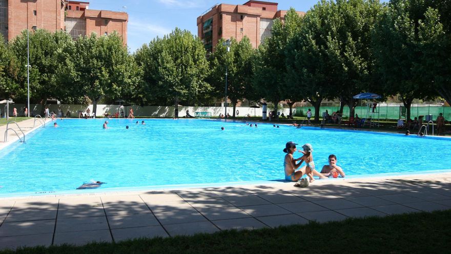 El Imdeco arreglará el campo de fútbol del Naranjo, la piscina de la Fuensanta y las pistas del Santuario en 2025