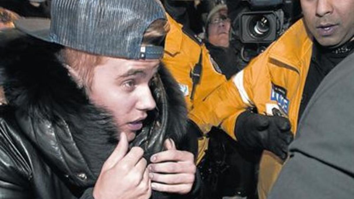 Bieber, a su llegada a la comisaría de Toronto para responder de una agresión a un chófer, el pasado 31 de enero.
