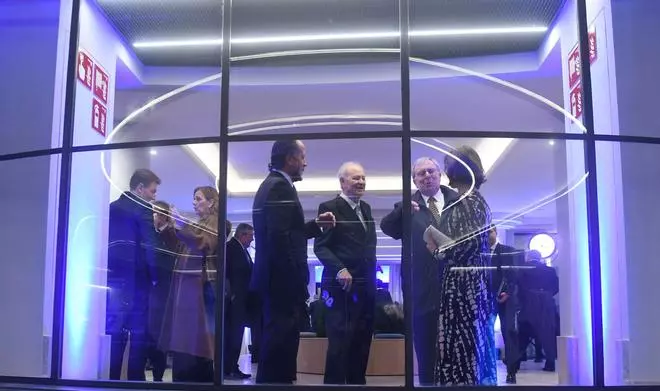 Abanca inaugura su nuevo Espacio Avenida en el edificio del antiguo cine