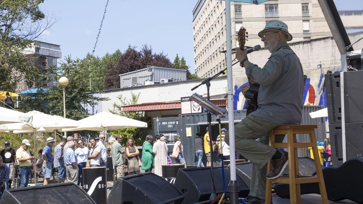 Jerónimo Granda, durante su actuación de ayer en el Kuivi Pop Up. | Miki López