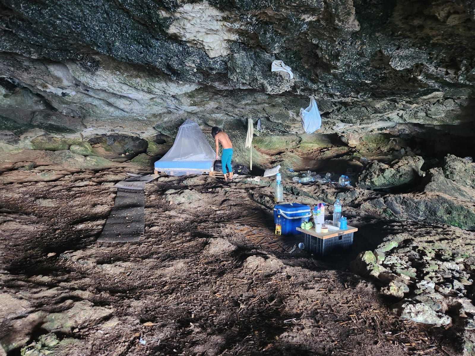 Galería de imágenes de la cueva desalojada en el cap de Barbaria de Formentera