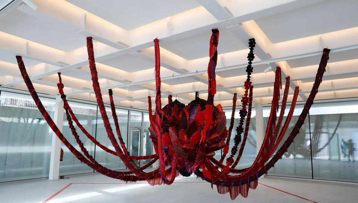 Obra "El corazón de ganchillo" de Joana Vasconcelos.