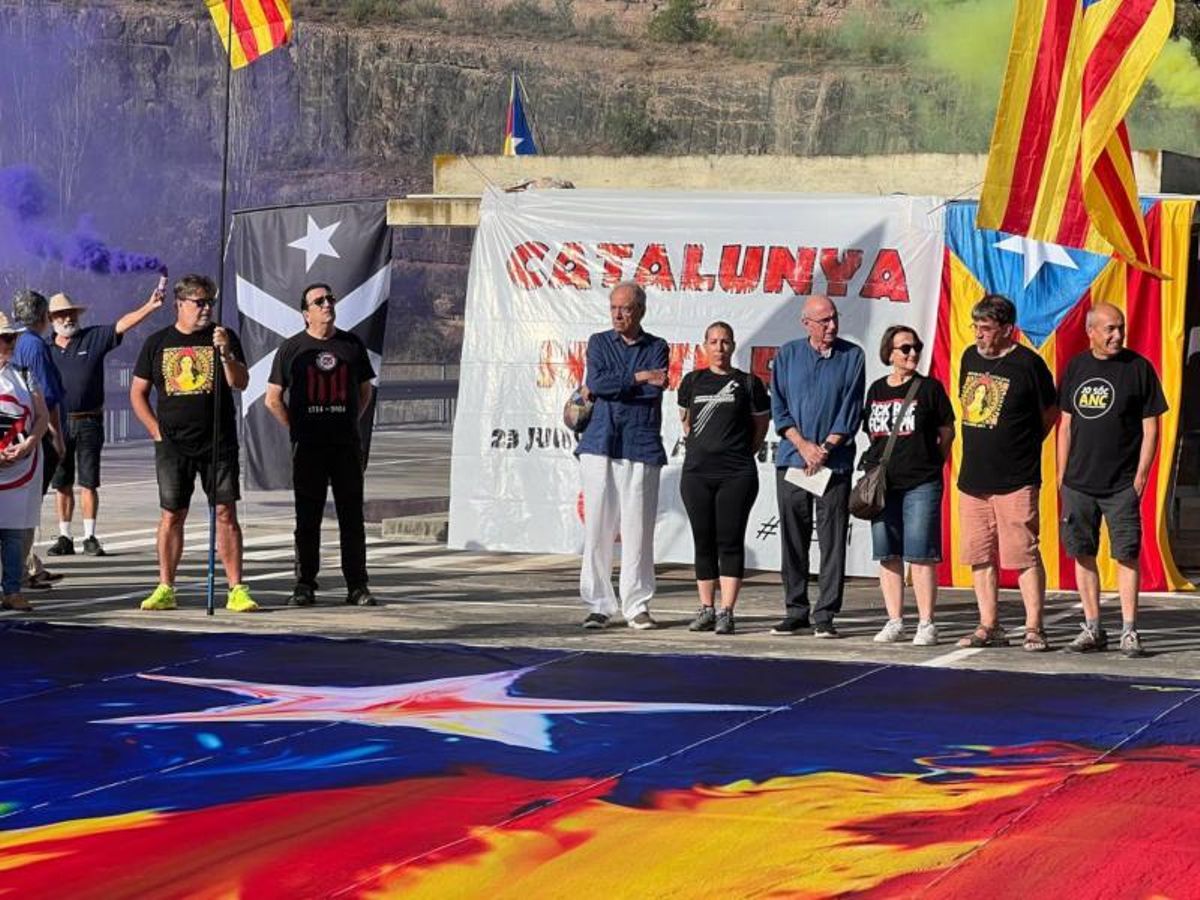 Protesta contra la visita Real al Monasterio de Montserrat.