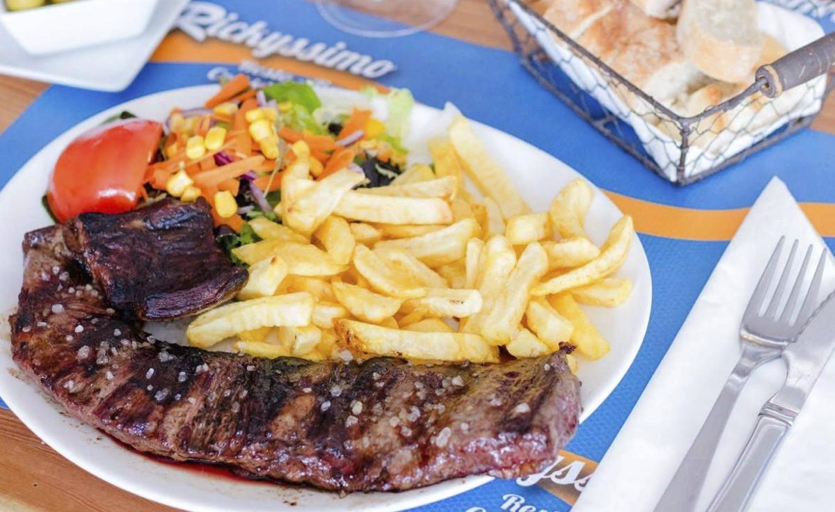 Carnes al grill, pizzas, pastas y mucho más en Rickyssimo. | FOTOS: RICKYSSIMO