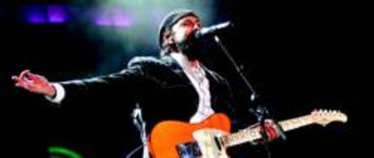 El cantautor dominicà Juan Luis Guerra, al principi del seu concert dimarts passat, al Palau Sant Jordi.