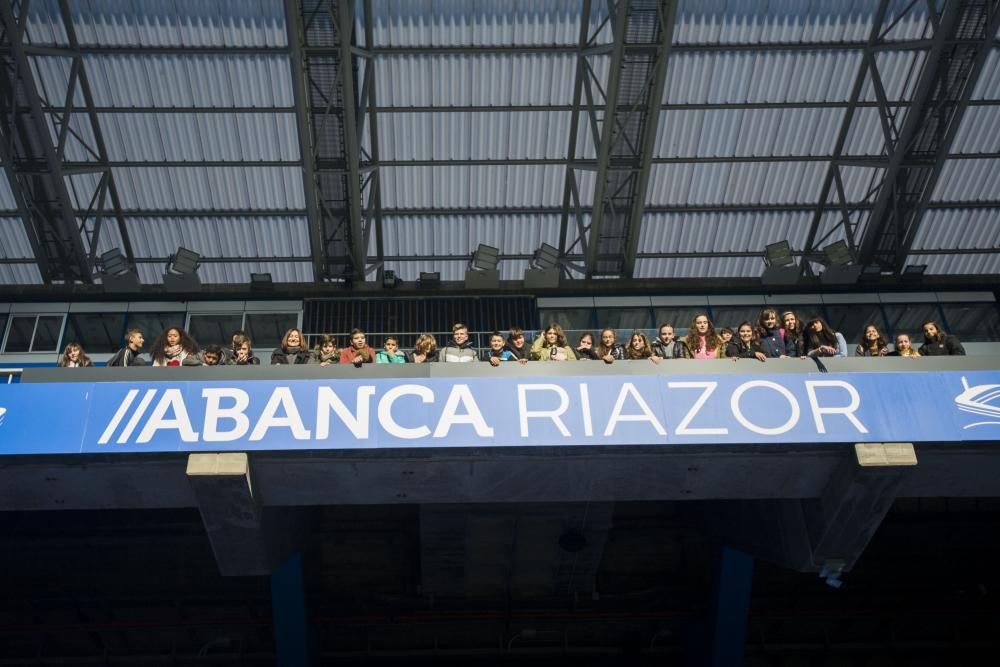 El CEIP Arteixo en Riazor con Valores Branquiazuis