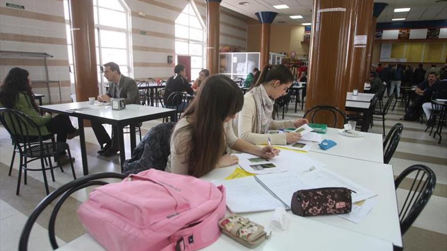 Rabanales, Filosofía y el Rectorado abrirán el curso sin sus cafeterías