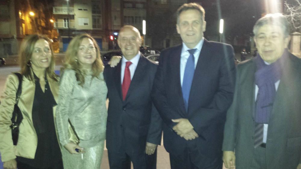 De izquierda a derecha, Begoña Zaragoza, Susana Abia, Javier Mondéjar, Bartolomé Pérez Gálvez y Domingo Luján, durante la Gala de Importantes 2016 de INFORMACIÓN.