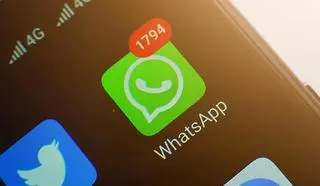 Llegan a Galicia los chats de WhatsApp con ‘porno’ que agregan a menores sin permiso